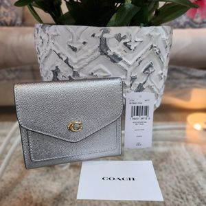 Coach Wyn Small Wallet Metallic Silver